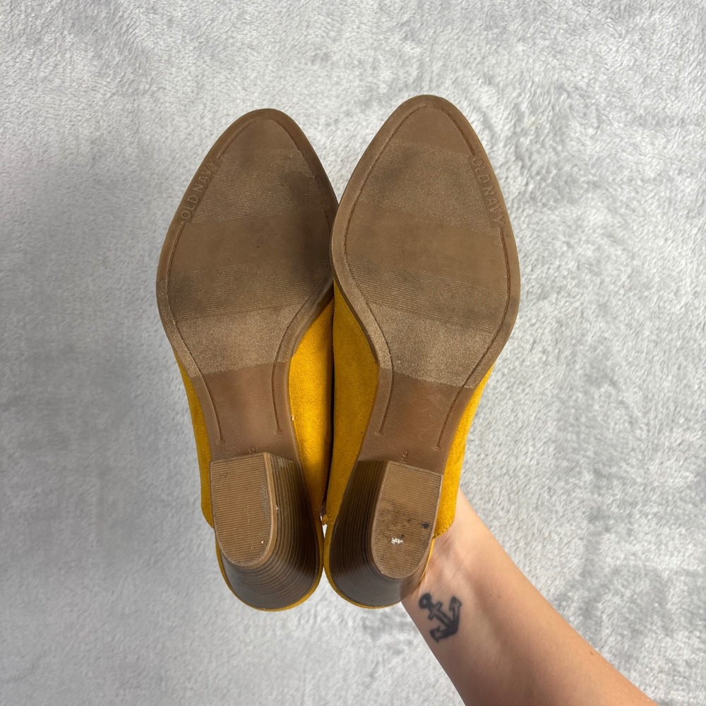 Old Navy Womens Mustard Yellow Faux Suede Pointed Toe Block Heel Mules Size 9 - Picture 8 of 9